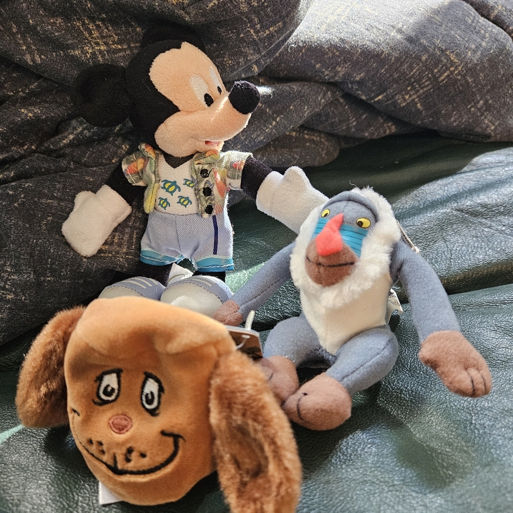 3- Collectible Toys Mickey,Rafiki,Max